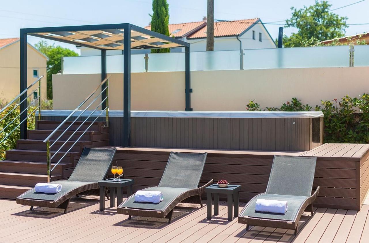 Holiday House Sea & Sun Residence Rasopasno Exterior foto